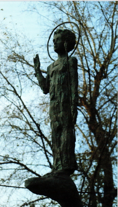 Фрагмент памятника «Святой Георгий».  Скульптор Г. Потоцкий